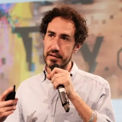 Andrea Daniele Signorelli intervistato da Roberto Serra